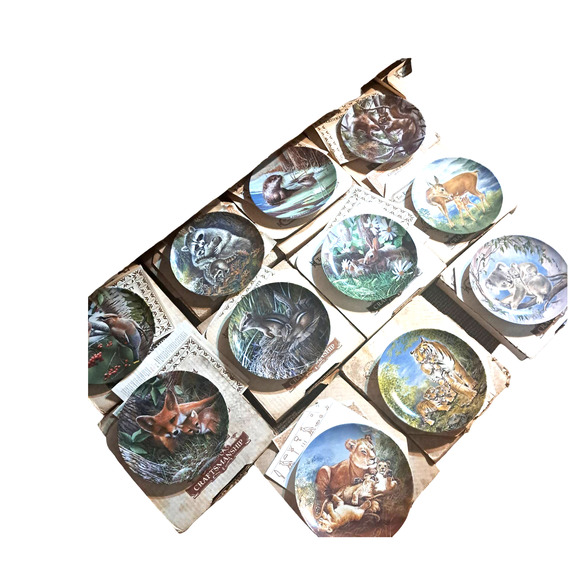 12 Knowles Collector Display Plates in Original Boxes with Certificates - Picture 2 of 8